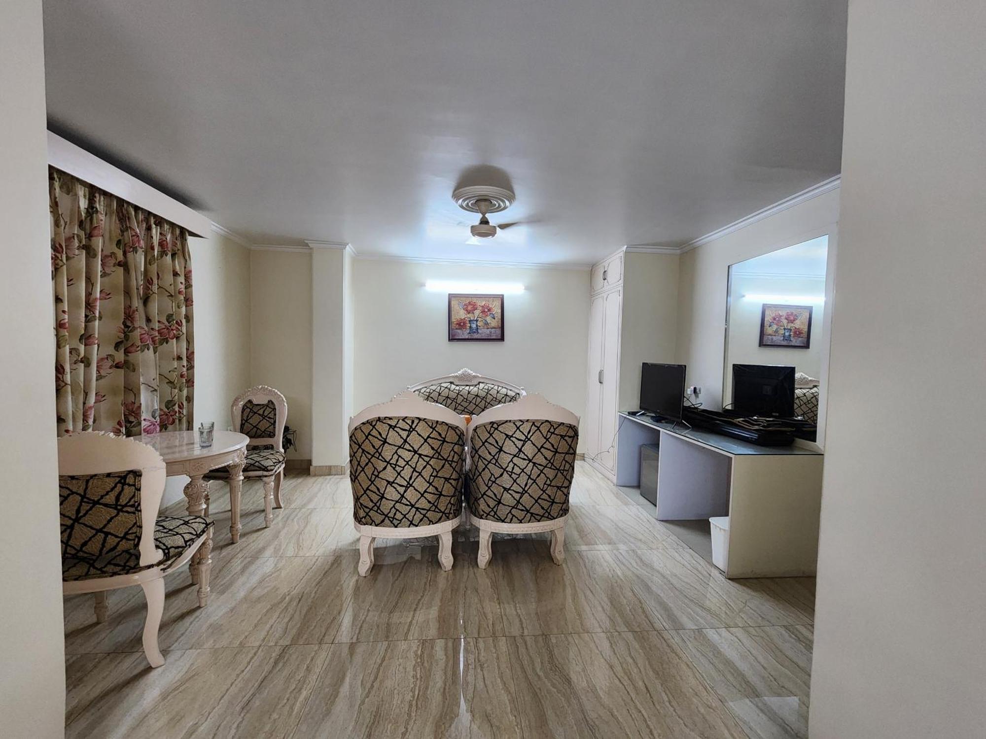 Hotel Mayur Deluxe Meerut Εξωτερικό φωτογραφία
