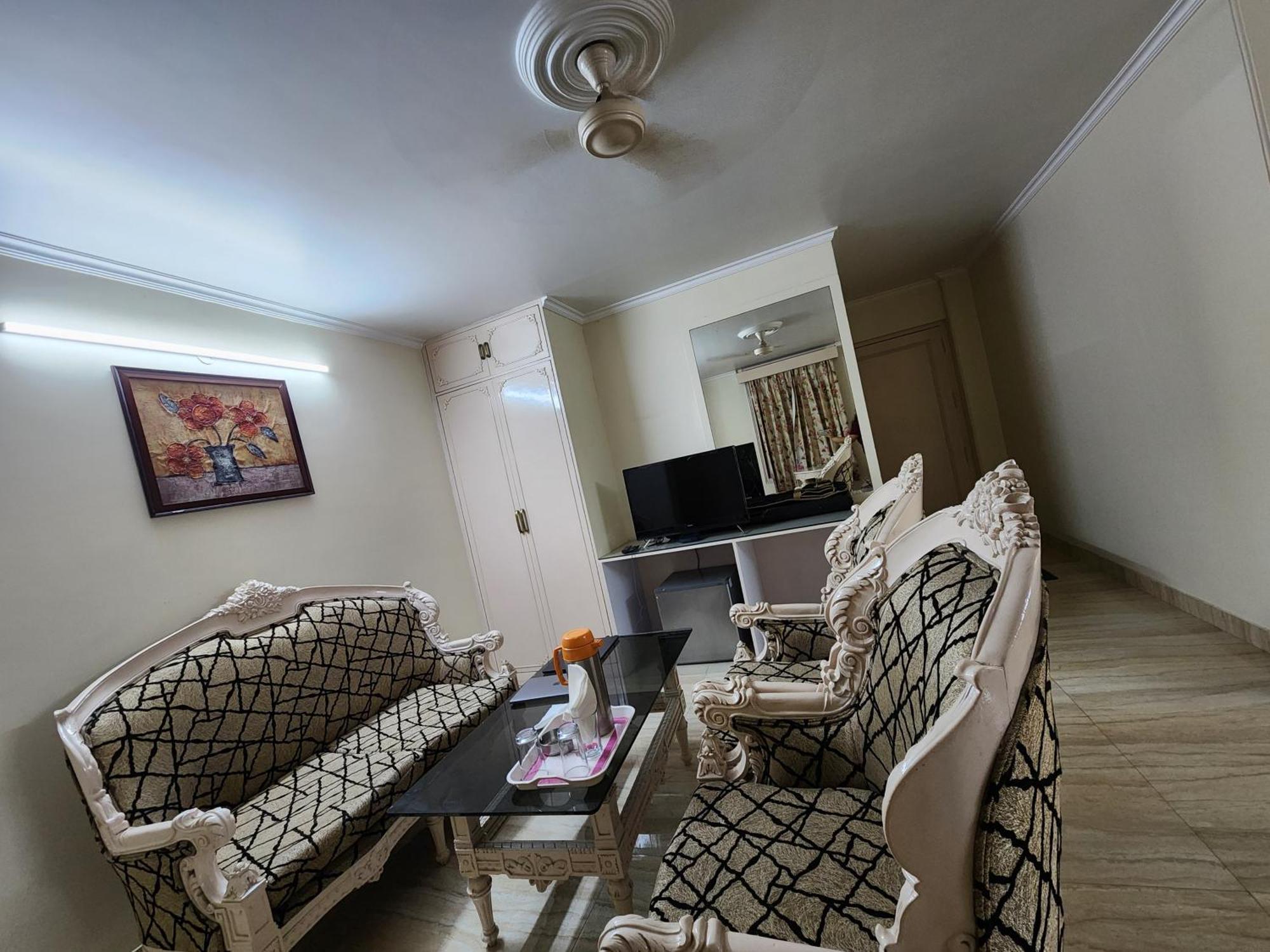 Hotel Mayur Deluxe Meerut Εξωτερικό φωτογραφία