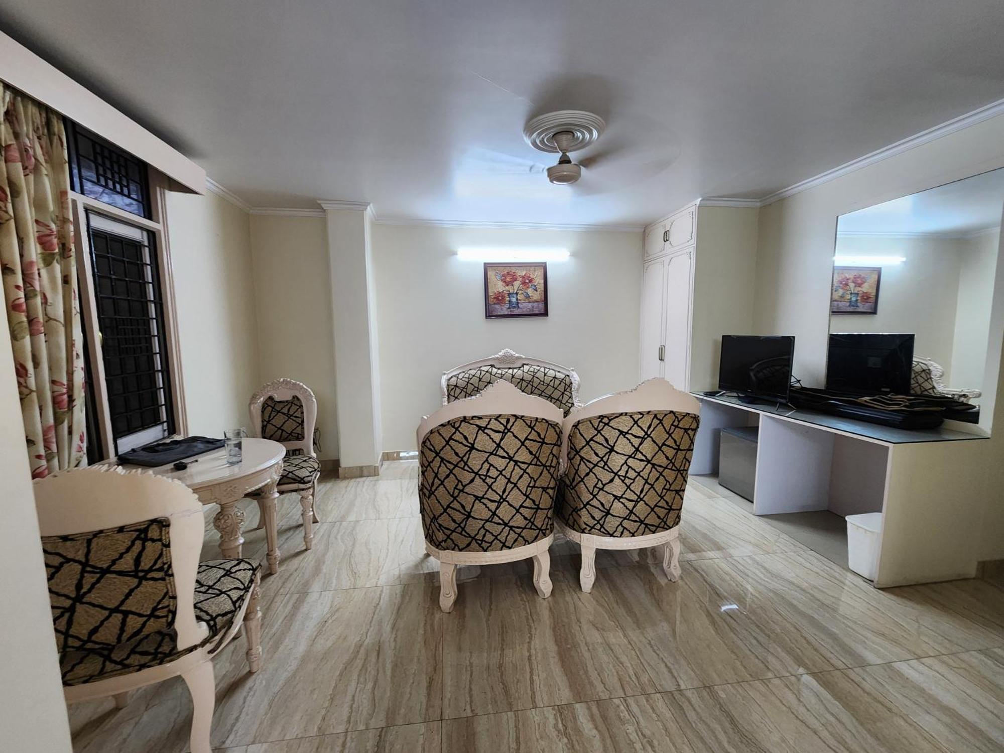 Hotel Mayur Deluxe Meerut Εξωτερικό φωτογραφία