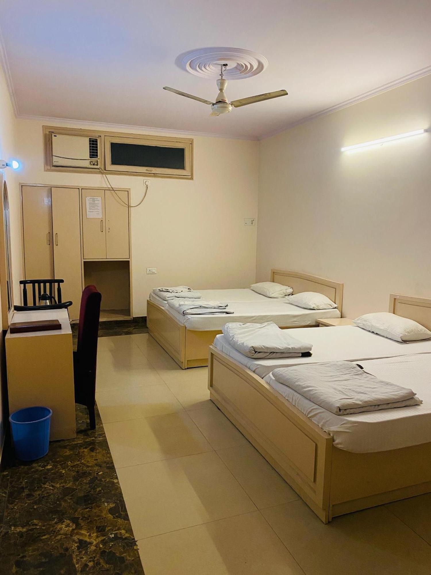 Hotel Mayur Deluxe Meerut Εξωτερικό φωτογραφία