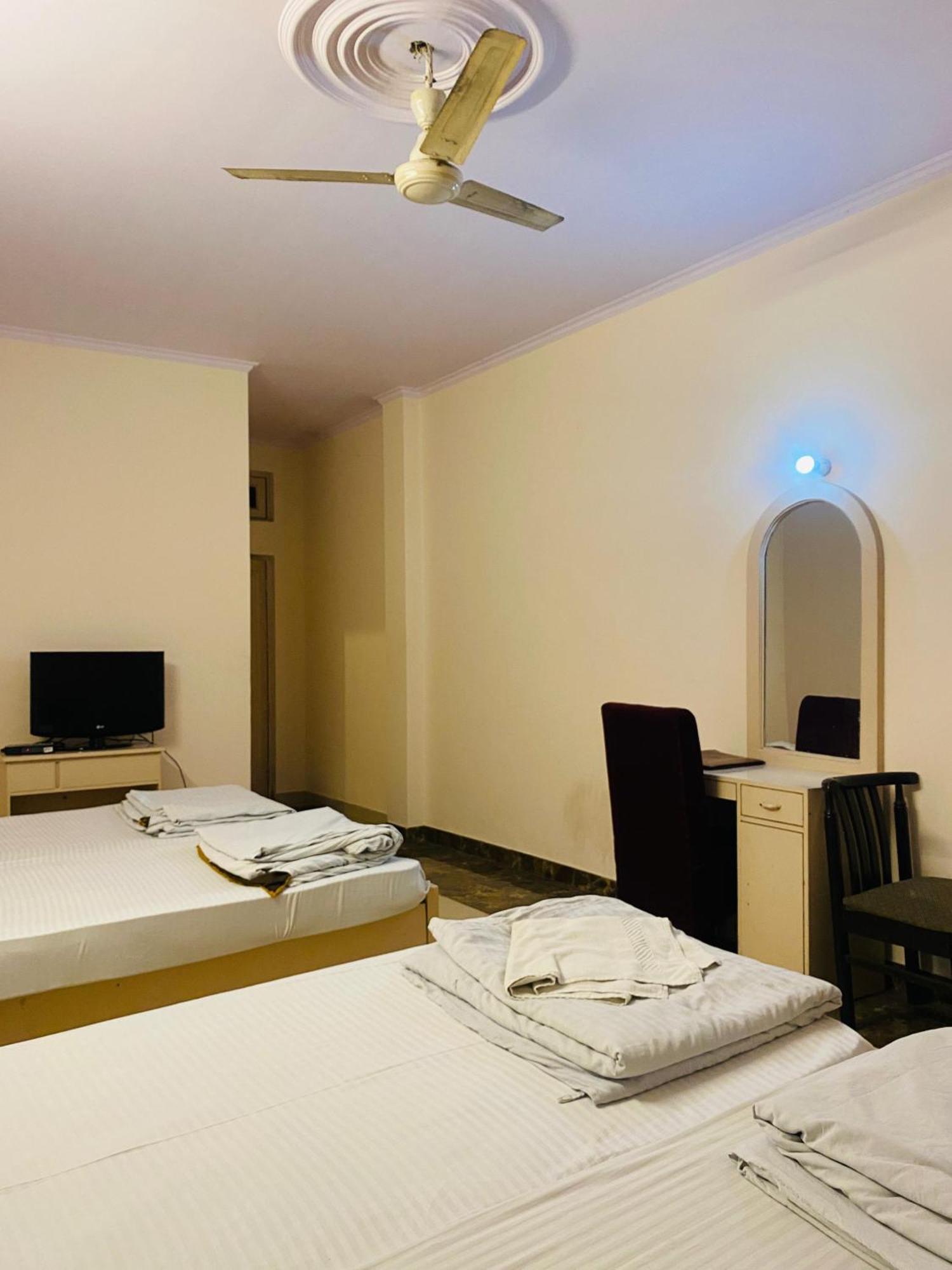 Hotel Mayur Deluxe Meerut Εξωτερικό φωτογραφία